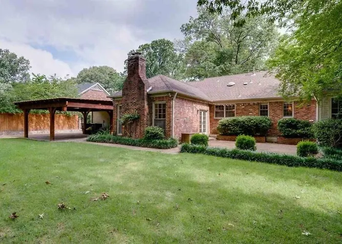 Elegant 6 Bedroom Home In Heart Of Memphis