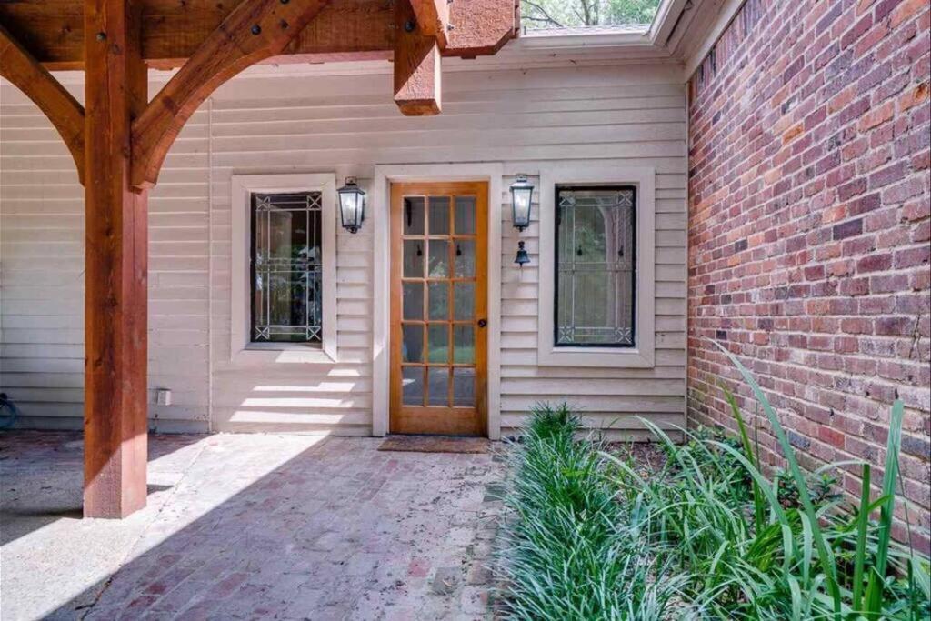Elegant 6 Bedroom In Heart Of *